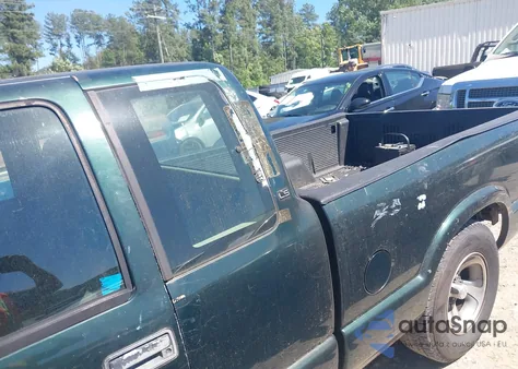 2003 Chevrolet S-10 Ls из США, поврежденный, VIN 1GCCS19X438175967